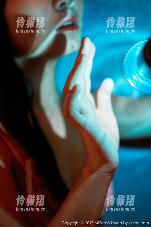 蜜桃社 - 女友韵莉娜VANILLA的美图，谁能拒绝呢？啧啧！