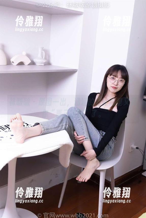 袜啵啵 - 原图一出，涵涵的肉丝造型又要你“再三回味”了。