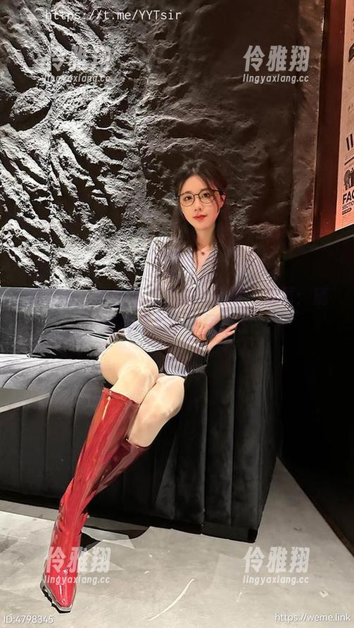 微密圈 - 轩子巨二兔的‘日常’写真：随意的姿态，太懂我了