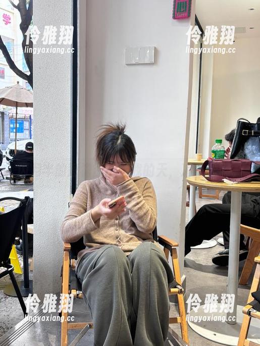 闪月半的短裙原图！我的天，凉风瑟瑟。