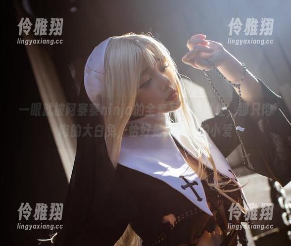 一眼就被阿寨寨ninja的全套写真吸引住，那只肉肉的大白兔，恰好是我心头的小爱