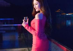 青豆客 - 今年JK流行趋势：不是衣服好看，是王乔恩Abby配得美图真佳！