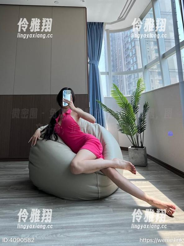 黎允熙 微密圈 - 免费欣赏黎允熙的枣红睡裙,图文并茂,正好打发无聊时光!